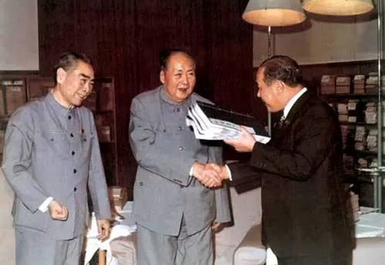 周恩来、毛沢東、田中角栄